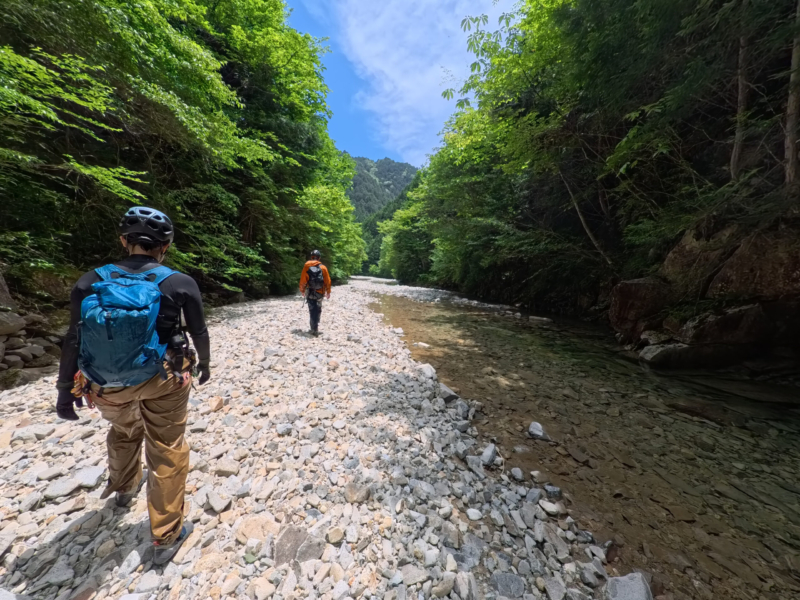 本谷は河原区間もある。