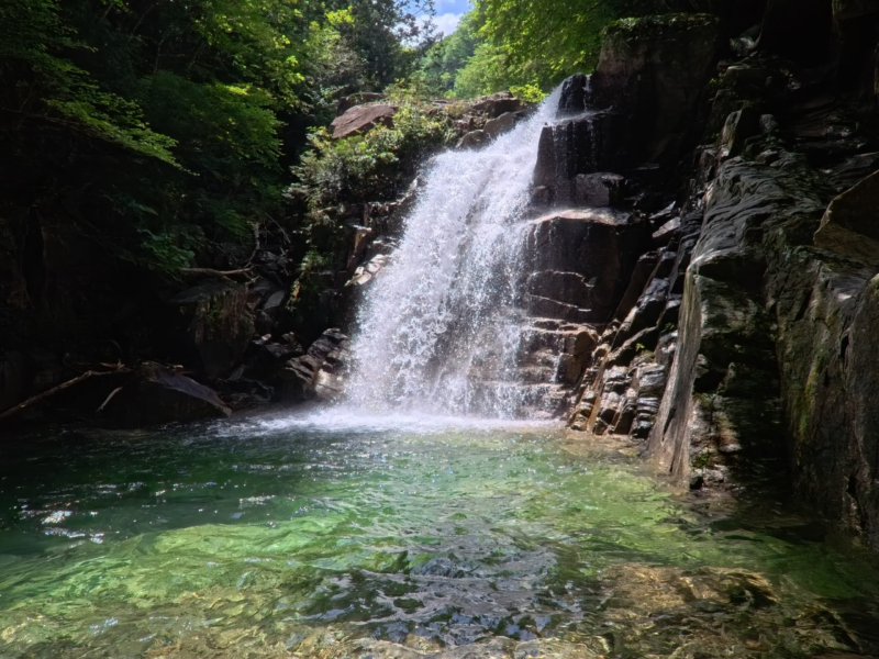 よく覚えていないが、5個くらいロープを出して懸垂した。