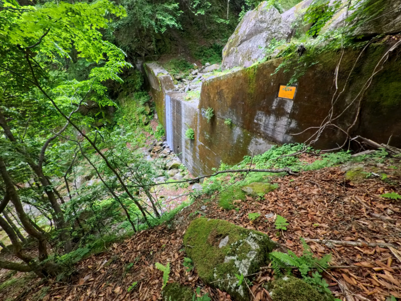 堰堤出現。錦沢の表記あり。